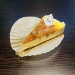 ピアッコリーナ・サイ - ゴルゴンゾーラと胡桃のチーズケーキ