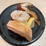 回転寿司 ととぎん - 炙りサーモン・ホタテ・鰻