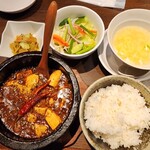 Ronfu Dainingu - ご飯×、スープ〇、サラダ、ザーサイは普通