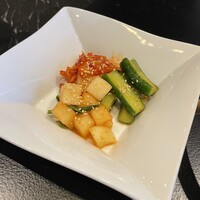 老舗精肉店直送 千種焼肉 飛騨牛の奴隷 千種店 - キムチ盛り合わせ