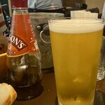 217186176 - なんかIPA レギュラー（470ml）。
                                  名前の猫に惹かれて選択も苦味しっかりで間違いなし。
                                  しかもフルーティーで、女子ウケもとっても良し。