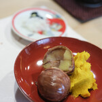 うを徳 - 　　《常州（ひたち）》"笠間栗澁皮煮（かさまぐりしぶかはに）"、斷面（きりくち）