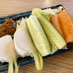 紅とん - 高砂長寿味噌添え「野菜ステック」390円也。