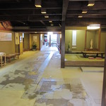 みやじまの宿 岩惣 - 正面ロビーから本館に繋がる・・・。