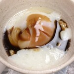 Tonkatsu Santa - 半熟卵に甘口ソースを投入