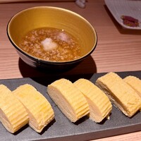 鴨ときどき馬 神保町本店 - 鴨そぼろの鴨出汁　出汁巻き