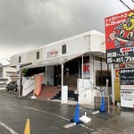 カフェ&レストラン ブーケ - 店の外観　※外は雨、急いで中に入る、だって、傘なんてないんだから