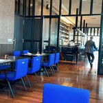 R restaurant & bar - 