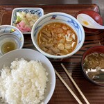 もつ煮屋 日の出食堂 - 