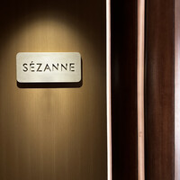 SEZANNE - 内観