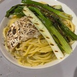 ショクジノアトリエ イタリアン南森町 - 太刀魚と九条ネギのグリルのオイルパスタ