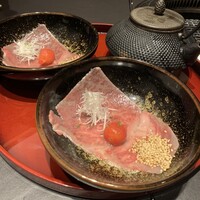 煌 焼肉 - 近江牛サーロインを薫香和牛スープでトマトと共に