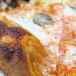 オステリア アックアインボッカ - ピザランチ1480円：薄い生地のピザ