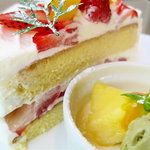 オステリア アックアインボッカ - ついているカップはランチのデザートかな