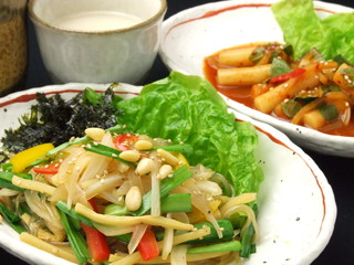 Hanoku - チャプチェやトッポギなど韓国家庭料理が気軽に味わえます