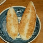 及善蒲鉾店 - 大きい方がリアスの秘伝１枚６５ｇ、特製笹かまぼこは１枚３６ｇ