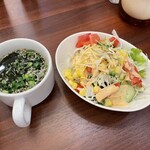 ドアーズ - ボンゴレロッソ
            スープ サラダ（プラス220円）ドリンク付き