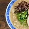 純とんこつ無双 - 料理写真:ラーメン大盛り800円　左