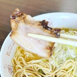 麺屋 うめ助 - チャーシューは厚みがあり、味付けもしっかりしてて美味しかったです♪