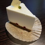 Piaccollina Sai - ツルンとした口当たりの冷たいレアチーズケーキ。夏にぴったりの美味しさです♡