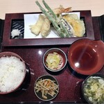 天ぷら 日本橋 咲久良 - ランチ定食 ¥980円、ご飯大盛り無料です✨