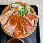 築地青空三代目 ららぽーと横浜 - 築地スペシャル親子丼