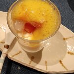 料理旅館 奥飛騨山草庵 饗家 - 果物とナタデココ‥