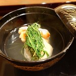 Kien - お出汁
      おかひじき 　 枝豆と車海老の真丈　 卵豆腐
      