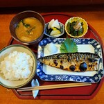Asa gohan - サバの文化干し定食。ご飯おかわり無料！