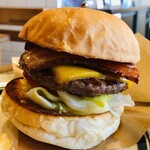 CRUZ BURGERS & CRAFT BEERS - 