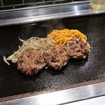Ganso Ebida Shimonja No Ebisen - 鉄板ハンバーグステーキ