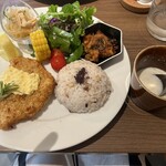 CAFE NAVY BLUE - 野菜もたっぶり