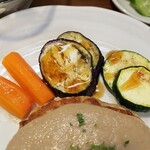 キッチン ブルー グローブ - 備え付け野菜のアップ