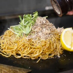 Black pepper lemon Yakisoba (stir-fried noodles)