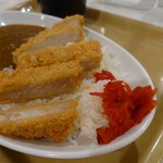 食堂 けやき - 大阪風 カツカレー、600円。
