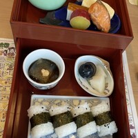 京懐石 美濃吉 横浜ランドマークプラザ店 - お子様用はお重箱♪