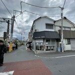 宍道湖しじみ中華蕎麦 琥珀 - 帰りの時は15名程度。平日も開店40分前に行くことをオススメします。