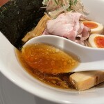 酒肴場 屯 - やや濃いめに効かせた醤油の風味が香ばしいコク深な仕上がり