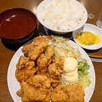 成龍萬寿山 - から揚げ定食1210円