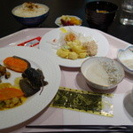 プラトンホテル - 品数豊富な朝食バイキング