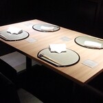 鉄板焼 ステーキ 北野坂 - 個室風テーブル席