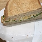 Kafe Bontain - エビ玉子サンドイッチ♡写真で写っているよりも、エビは、沢山入っていました。これが、2切れで、¥480-でした♪