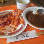 Yakinikubiruen - 豚カルビとカレーと卵スープ