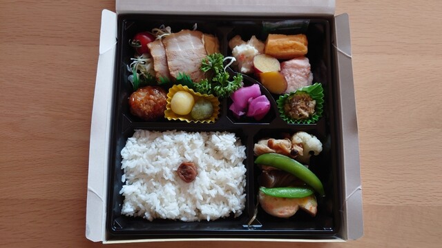 丸長 長谷川調理部 - 旭川四条（弁当）の写真