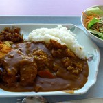 スカイラウンジ暁 - スカイラウンジ暁 （師弟食堂） ＠明治大学 リバティタワー カツカレー 420円 ＋ 野菜サラダ 120円