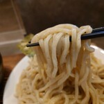 ヌードル 麺和 - 麺は冷盛りでキチンと冷水で締められてる感じ

全粒粉でカシッとした節度感のある硬さ
硬いだけではなくて弾力も備えている

2倍（特盛）は少し僕には多すぎた印象
途中から味わいが飽きてきた感もある