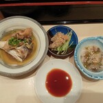 立ち食い鮨 鈴な凛 - ちょい呑みセット（アテ）、甲煮、梅水晶、たこわさび