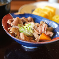 浅草むぎとろ 本店 - むぎとろバイキング 1500円 のもつ煮込み