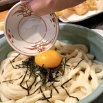 うどん本陣 山田家 - ぶっかけうどん(卵投入)