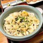 うどん本陣 山田家 - ぶっかけうどん(薬味投入)